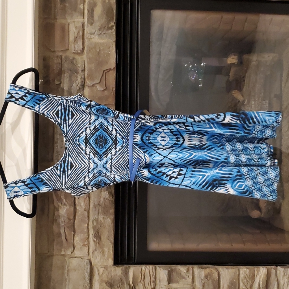 Dress - Picture 5 of 6